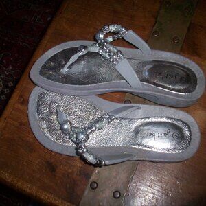 Flip flop women's Grey with Silver bead rubber sole, silver,  sz 7 Narrow Sandal